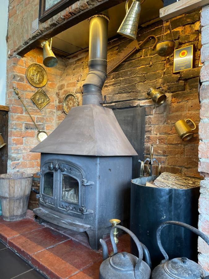 Red Lion Inn Sidbury Экстерьер фото