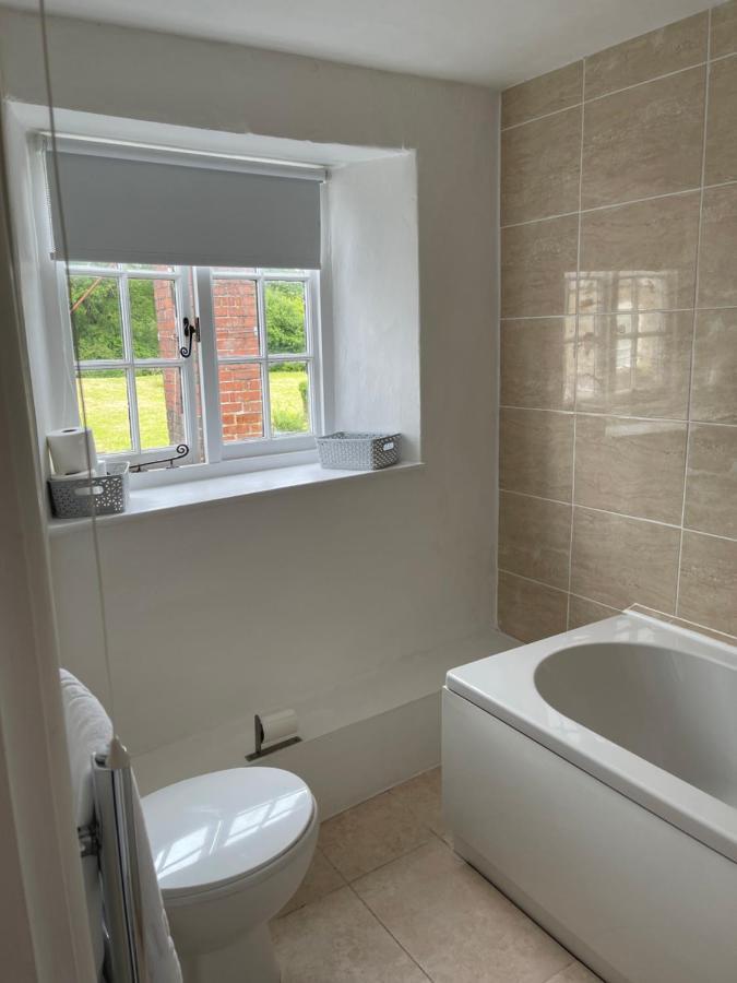 Red Lion Inn Sidbury Экстерьер фото
