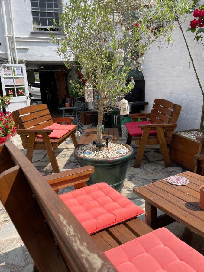 Red Lion Inn Sidbury Экстерьер фото