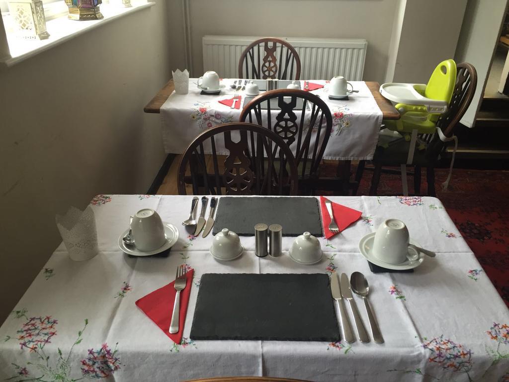 Red Lion Inn Sidbury Экстерьер фото