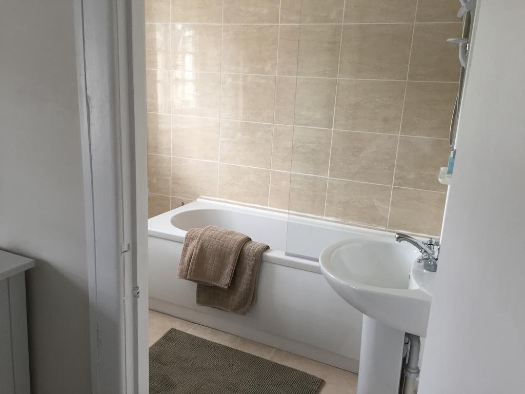 Red Lion Inn Sidbury Экстерьер фото