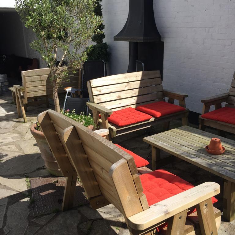 Red Lion Inn Sidbury Экстерьер фото