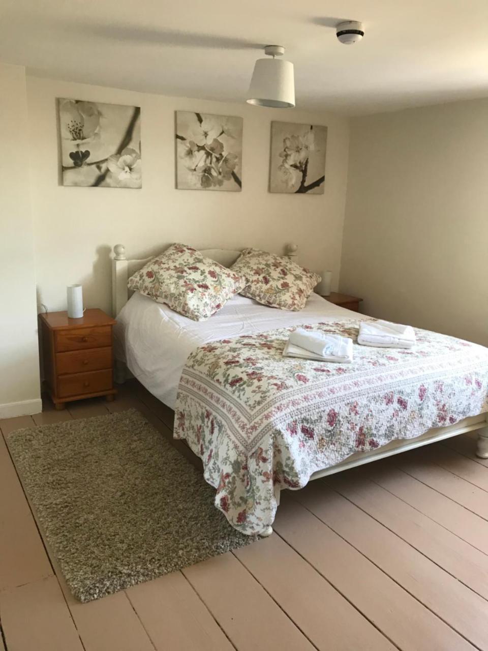 Red Lion Inn Sidbury Экстерьер фото